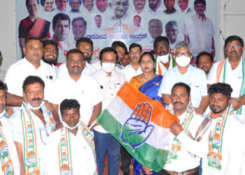 ವಿವಿಧ ಪಕ್ಷಗಳ ತೊರೆದು ಕಾಂಗ್ರೆಸ್ ಸೇರ್ಪಡೆಗೊಂಡ ಯುವ ಕಾರ್ಯಕರ್ತರು