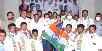 ವಿವಿಧ ಪಕ್ಷಗಳ ತೊರೆದು ಕಾಂಗ್ರೆಸ್ ಸೇರ್ಪಡೆಗೊಂಡ ಯುವ ಕಾರ್ಯಕರ್ತರು