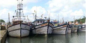 ಮೀನುಗಾರರಿಗೆ ಪ್ರತಿಕೂಲ ಹವಾಮಾನ: ಮಳೆಯ ಪ್ರತಾಪ