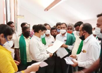 ಖಾಸಗೀಕರಣಕ್ಕೆ ಕೋಕ್ ನೀಡಲು ರೈತಸಂಘ ಒತ್ತಾಯ