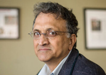 ರಾಮಚಂದ್ರ ಗುಹಾ ವಿರುಧ್ದ ದೂರು: ಪುಸ್ತಕ ಮುಟ್ಟುಗೋಲು ಹಾಕಲು ಒತ್ತಾಯ