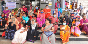 ಬಾಕಿ ವೇತನ ಬಿಡುಗಡೆಗೆ ಒತ್ತಾಯಿಸಿ ಬಿಸಿಯೂಟ ಸಿಬ್ಬಂದಿ ಧರಣಿ