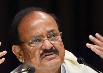 ರಾಜಧಾನಿಯಲ್ಲಿ ಉಪರಾಷ್ಟ್ರಪತಿ ವೆಂಕಯ್ಯನಾಯ್ಡು: ಸಿಎಂ ಸ್ವಾಗತ