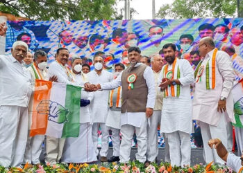 ಡಾ. ಸಿ.ಎಸ್. ದ್ವಾರಕಾನಾಥ ಕಾಂಗ್ರೆಸ್ ಸೇರ್ಪಡೆ: ಸಣ್ಣ ಸಮುದಾಯಗಳ ರಕ್ಷಣೆಗಾಗಿ ನಿರ್ಧಾರ