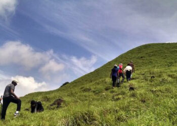ಹೊರಗಿನವರ ಹೈಟೆಕ್ ಚಾರಣ ದಂದೆ: ಆದಾಯಕ್ಕೆ ಪಂಗನಾಮ