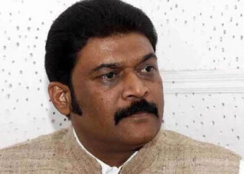 ಬಳ್ಳಾರಿಯಲ್ಲಿ ಸಿಎಂ: ಮುನಿಸು ಮುಗಿಸಿ ಮುಖ ತೋರದ ಆನಂದ್ ಸಿಂಗ್