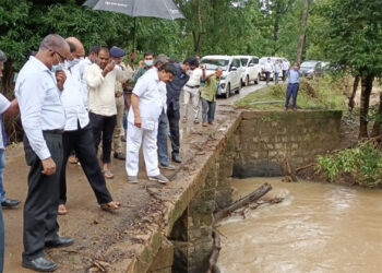 ಮಳೆಹಾನಿ ಪ್ರದೇಶಕ್ಕೆ ಉಸ್ತುವಾರಿ ಸಚಿವ ಆರಗ ಜ್ಞಾನೇಂದ್ರ ಭೇಟಿ