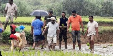 ಕೃಷಿಕರಾದ ಕುಮಾರಸ್ವಾಮಿ:ಯುವ ರೈತರಿಗೆ ಹುಮ್ಮಸ್ಸು