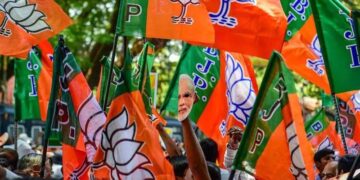 ಬಿಜೆಪಿಯಲ್ಲಿ ಬುಗಿಲೆದ್ದ ಅತೃಪ್ತಿಯ ದಳ್ಳುರಿ: ದೆಹಲಿಯಲ್ಲಿ ಶಾಸಕರ ಠಿಕಾಣಿ