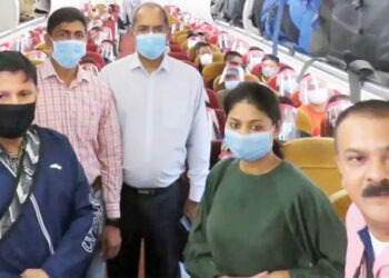 ಏರ್ ಲಿಫ್ಟ್: ತಾಯ್ನಾಡಿಗೆ ಮರಳಿದ 7 ಜನ ಕನ್ನಡಿಗರು