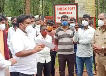 ಕೊರೋನಾ ನಿಯಮ ಉಲ್ಲಂಘನೆ : ಪ್ರವಾಸಿಗರ ವಿರುದ್ಧ ಪ್ರತಿಭಟನೆ