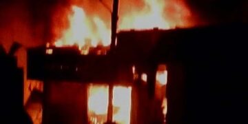 ಪಟಾಕಿ ಗೋದಾಮಿನಲ್ಲಿ ಸ್ಪೋಟ: ಮೂವರು ಕಾರ್ಮಿಕರ ಸಜೀವ ದಹನ