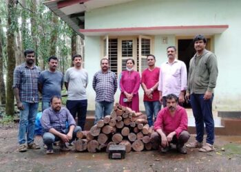 ರಕ್ತಚಂದನ ಮರಗಳ್ಳರು ಮಾಲ್ ಸಮೇತ ಪೊಲೀಸರ ವಶ