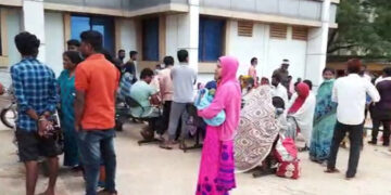 ಹೆರಿಗೆ ಆಸ್ಪತ್ರೆಯಲ್ಲಿ ಬೆಂಕಿ: ಬಾಣಂತಿ-ಮಗುವಿಗೂ ರಕ್ಷಣೆಗೆ ಒದ್ದಾಟ