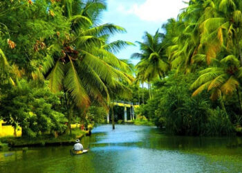 ಕೇರಳದಲ್ಲಿ ಸಾವರ್ಕ, ಗೋಳ್ವಾಲ್ಕರ್ ಪಠ್ಯ