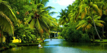 ಕೇರಳದಲ್ಲಿ ಸಾವರ್ಕ, ಗೋಳ್ವಾಲ್ಕರ್ ಪಠ್ಯ