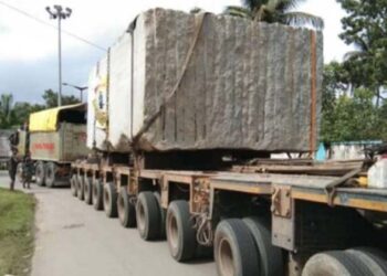 ರಂಭಾಪುರಿ ಪೀಠಕ್ಕೆ 100 ಟನ್ ತೂಕದ ಶಿಲೆ ಆಗಮನ