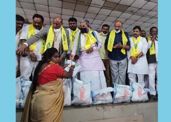 ಕರೋನದಿಂದ ಮೃತರಾದವರ ಕುಟುಂಬದವರಿಗೆ ಪರಿಹಾರ ಹಾಗೂ ದಿನಸಿ ಕಿಟ್ ವಿತರಣೆ