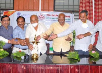 ಮಹನೀಯರ ತ್ಯಾಗ ಬಲಿದಾನದದಿಂದ ದೇಶಕ್ಕೆ ಸ್ವಾತಂತ್ರ್ಯ ಲಭಿಸಿದೆ