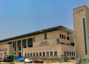 ೫ ಐಎಎಸ್ ಅಧಿಕಾರಿಗಳಿಗೆ ಜೈಲು ಶಿಕ್ಷೆ