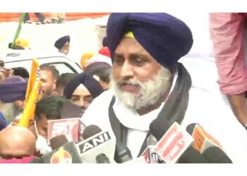 ದೆಹಲಿಯಲ್ಲಿ ಸೆಕ್ಷನ್ 144 ಜಾರಿ: ಸುಖ್‌ಬೀರ್ ಬಾದಲ್, ಹರ್ಸಿಮ್ರತ್ ಕೌರ್ ಬಂಧನ