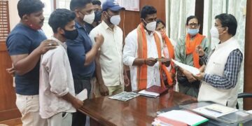 Sri Ram Sena: ದತ್ತಪಾದುಕೆ ದರ್ಶನಕ್ಕೆ ಅನುಮತಿ ನೀಡುವಂತೆ ಜಿಲ್ಲಾಧಿಕಾರಿಗೆ ಶ್ರೀರಾಮ ಸೇನೆ ಮನವಿ