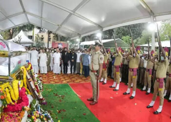 Funeral: ಮಣ್ಣಲ್ಲಿ ಮಣ್ಣಾದ ಕಾಫಿನಾಡಿನ ಅಳಿಯ ಪುನೀತ್ ರಾಜಕುಮಾರ್