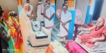 President Ramanath Kovind visits Sringeri Mutt
