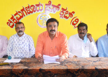 Thanksgiving ceremony by friendship group