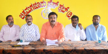 Thanksgiving ceremony by friendship group