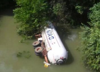 Gas Transport Tanker Palti at Shirdi Ghat