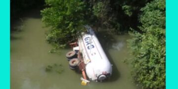 Gas Transport Tanker Palti at Shirdi Ghat
