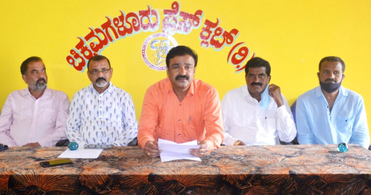 Thanksgiving ceremony by friendship group