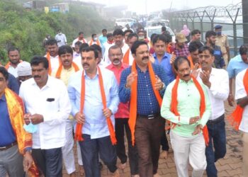 Minister Sunil Kumar visits Inam Dattatreya bench