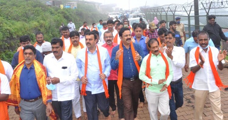 Minister Sunil Kumar visits Inam Dattatreya bench