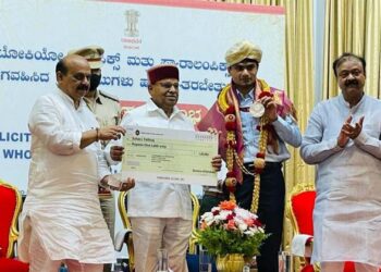 Athletes who participated in para-Olympics felicitated at Raj Bhavan