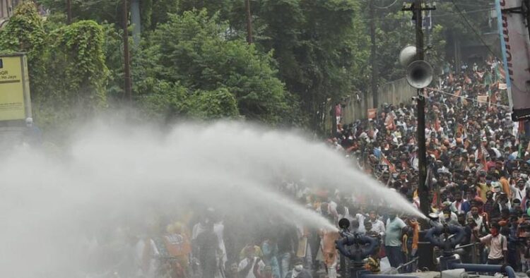 Farmers protest in Haryana: Water cannon fired