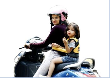 ಮಕ್ಕಳನ್ನು ದ್ವಿಚಕ್ರ ವಾಹನದಲ್ಲಿ ಕೂರಿಸ್ತೀರಾ?