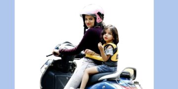 ಮಕ್ಕಳನ್ನು ದ್ವಿಚಕ್ರ ವಾಹನದಲ್ಲಿ ಕೂರಿಸ್ತೀರಾ?