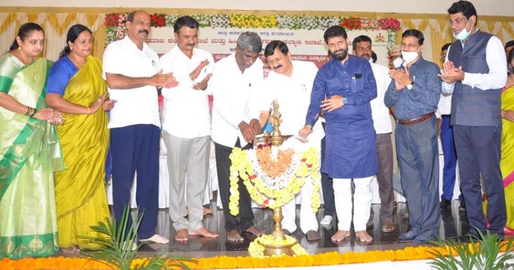 ಅಂಬೇಡ್ಕರ್ ಭವನ ಕಟ್ಟಡಗಳ ಉದ್ಘಾಟನೆ