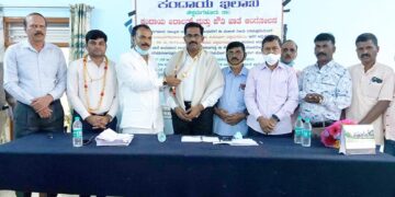 ಜೆಡಿಎಸ್-ಬಿಎಸ್‌ಪಿ ಉಪವಿಭಾಗಾಧಿಕಾರಿಗೆ ಸನ್ಮಾನ