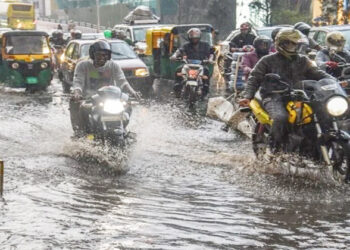 Rain bang: ಬೆಂಗಳೂರಿನಲ್ಲಿ ಮುಂದುವರಿದ ಮಳೆ ಅಬ್ಬರ: ಮನೆಗಳಿಗೆ ನೀರು ನುಗ್ಗಿ ಅವಾಂತರ.