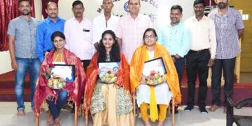 ‘Mom Inspire Award’: ಪತ್ರಿಕೋದ್ಯಮ ವಿದ್ಯಾರ್ಥಿಗಳಿಗೆ `ಮಾಮ್ ಇನ್‌ಸ್ಪೈರ್ ಅವಾರ್ಡ್’ ಪ್ರದಾನಿಸಿದ ಪದ್ಮಶ್ರೀ ಪುರಸ್ಕೃತ ಹರೇಕಳ ಹಾಜಬ್ಬ