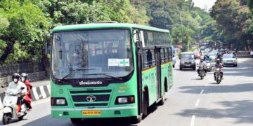 Bangalore Metropolitan Transport Corporation (TMC) Bus: ಬಸ್ಸಿನಲ್ಲಿ ಪ್ರಯಾಣಿಸುವಾಗ ಮೊಬೈಲ್‌ನಲ್ಲಿ ಜೋರಾಗಿ ಹಾಡು ಕೆಳುವಂತಿಲ್ಲ