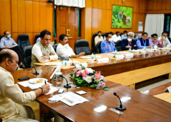 ಕೋವಿಡ್ ನಿಯಂತ್ರಣಕ್ಕೆ ಕರ್ನಾಟಕ ಬಿಗಿ ಕ್ರಮ