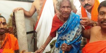 Bikshuki donates to Anjaneya Temple: ಆಂಜನೇಯ ದೇವಾಲಯಕ್ಕೆ ದೇಣಿಗೆ ಕೊಟ್ಟ ಬಿಕ್ಷುಕಿ