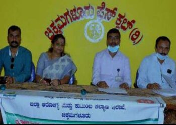 Beware of malaria: ಮಲೇರಿಯಾ ,ಡೆಂಗ್ಯೂ ರೋಗದ ಬಗ್ಗೆ ಜಾಗರೂಕತೆ ವಹಿಸಿ: ಡಾ.ಹರೀಶ್‌ಬಾಬು ಸಲಹೆ