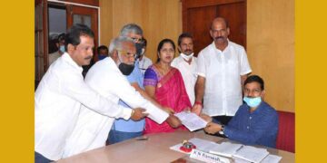 MLC Election : ವಿಧಾನ ಪರಿಷತ್ ಚುನಾವಣೆ: ಕಾಂಗ್ರೆಸ್ ಅಭ್ಯರ್ಥಿಯಾಗಿ ಗಾಯತ್ರಿ ಶಾಂತೇಗೌಡ ನಾಮಪತ್ರ ಸಲ್ಲಿಕೆ