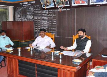 slum dwellers:  ಏಪ್ರಿಲ್ ಅಂತ್ಯದೊಳಗೆ ಕೊಳಗೇರಿ ನಿವಾಸಿ ಮನೆಗಳ ಕಾಮಗಾರಿ ಪೂರ್ಣಗೊಳಿಸಲು ಸೂಚನೆ