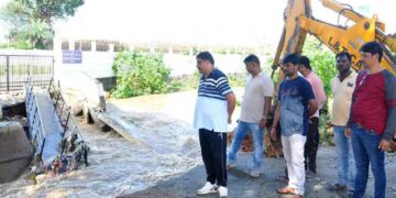 Rain affects: ನಗರದಲ್ಲಿ ಭಾರೀ ಮಳೆ,  ಮನೆಗಳಿಗೆ ನುಗ್ಗಿದ ನೀರು, ಜನಜೀವನ ಅಸ್ತವ್ಯಸ್ತ